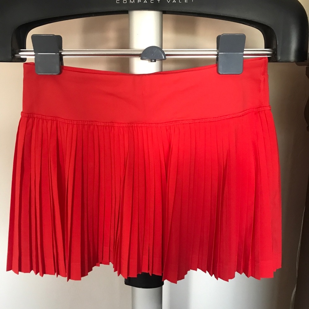 Red lulu Lemon tennis skirt